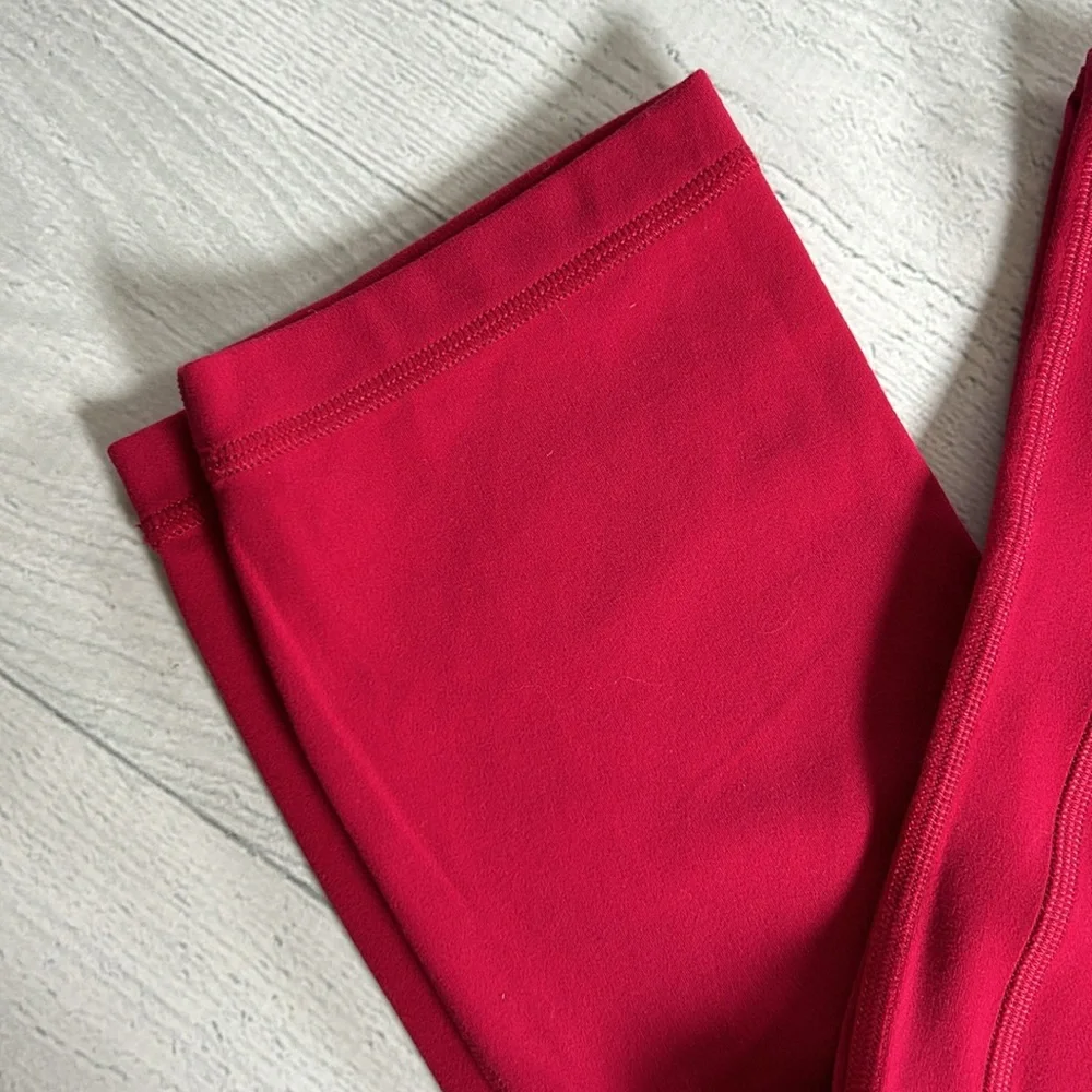 Lululemon Align Crops 21” Sz 6 Star‎ Ruby